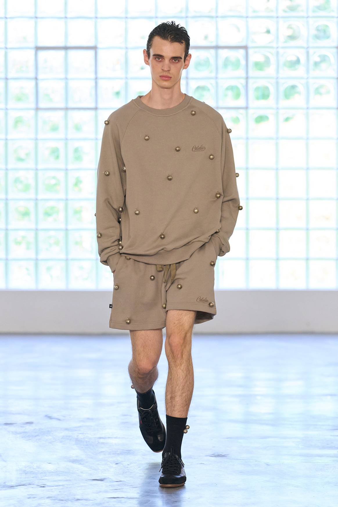 David Catalán, colección “Problems” (Problemas) de moda-hombre para Primavera/Verano 2026.