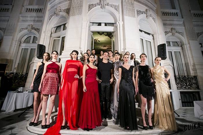 Carlos Miele participó de un desfile en Buenos Aires