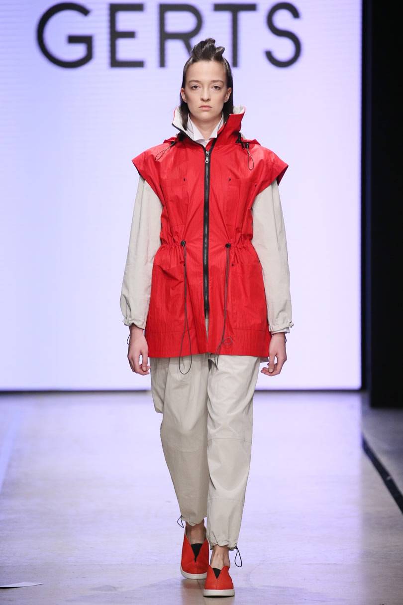 На Mercedes-Benz Fashion Week Russia показали одежду и обувь будущего
