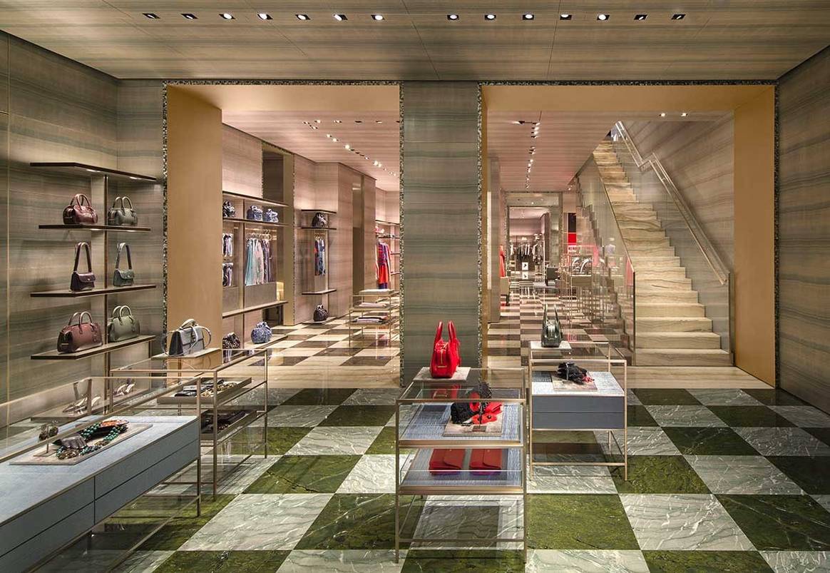 La boutique Giorgio Armani riapre in via Sant’Andrea