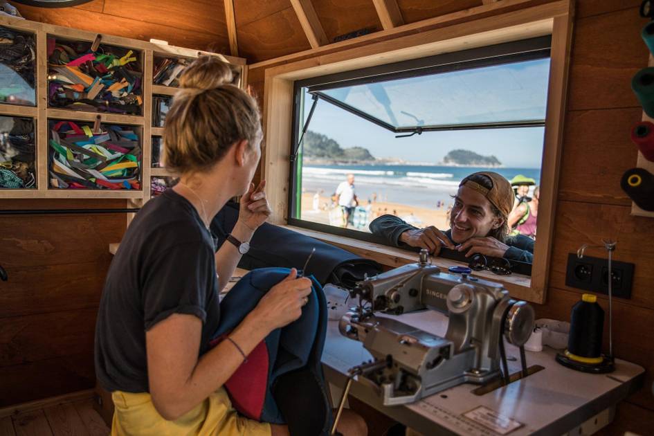 Patagonia anuncia el tour de reparación de trajes de neopreno de otoño de 2026 por Europa
