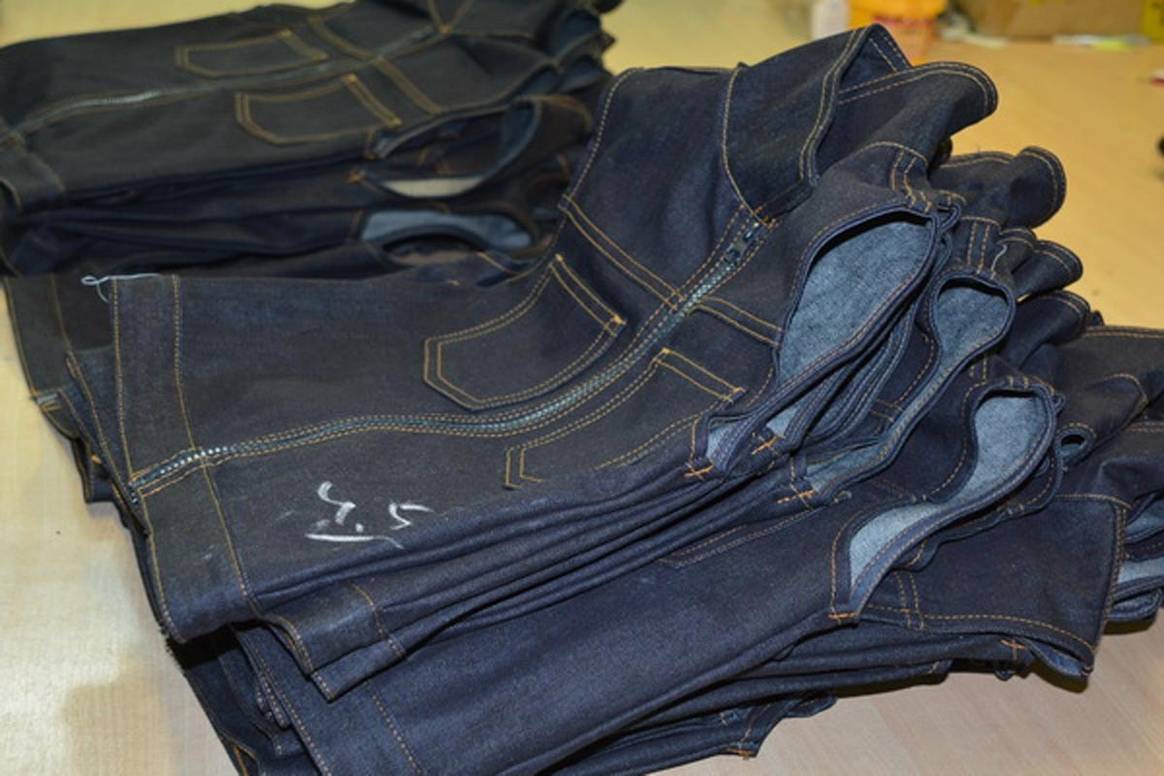 Как в женской колонии в Волгограде шьют одежду для Gloria Jeans: фото