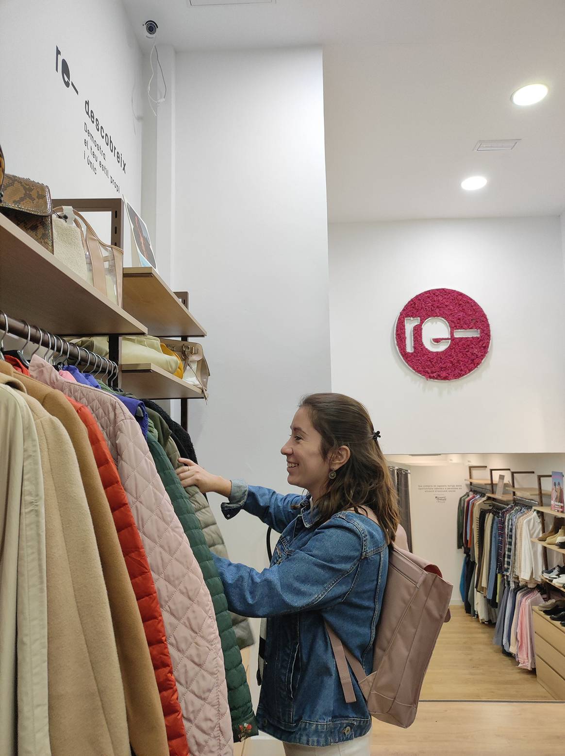 Tienda de la cooperativa Moda Re- operada por la Fundació Formació i Treball.