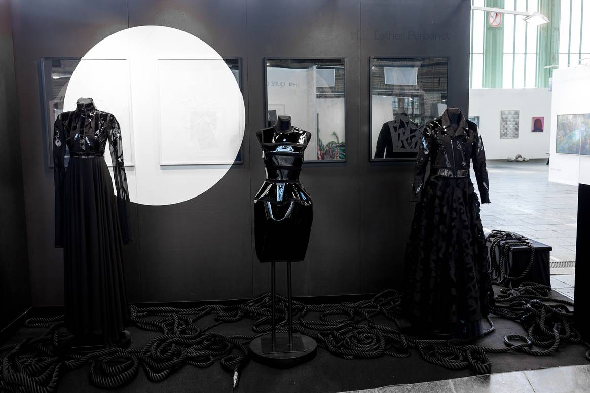 In Bildern: Berliner Designer stellen Mode bei ‘Fashion Positions’ am Tempelhof aus