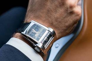 Swiss watch exports tick ahead in April