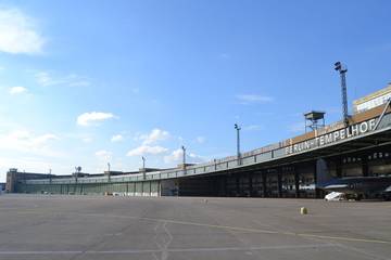 Panorama und Neonyt ziehen nach Berlin Tempelhof