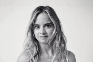 В кампании Victoria’s Secret впервые снялась модель с синдромом Дауна