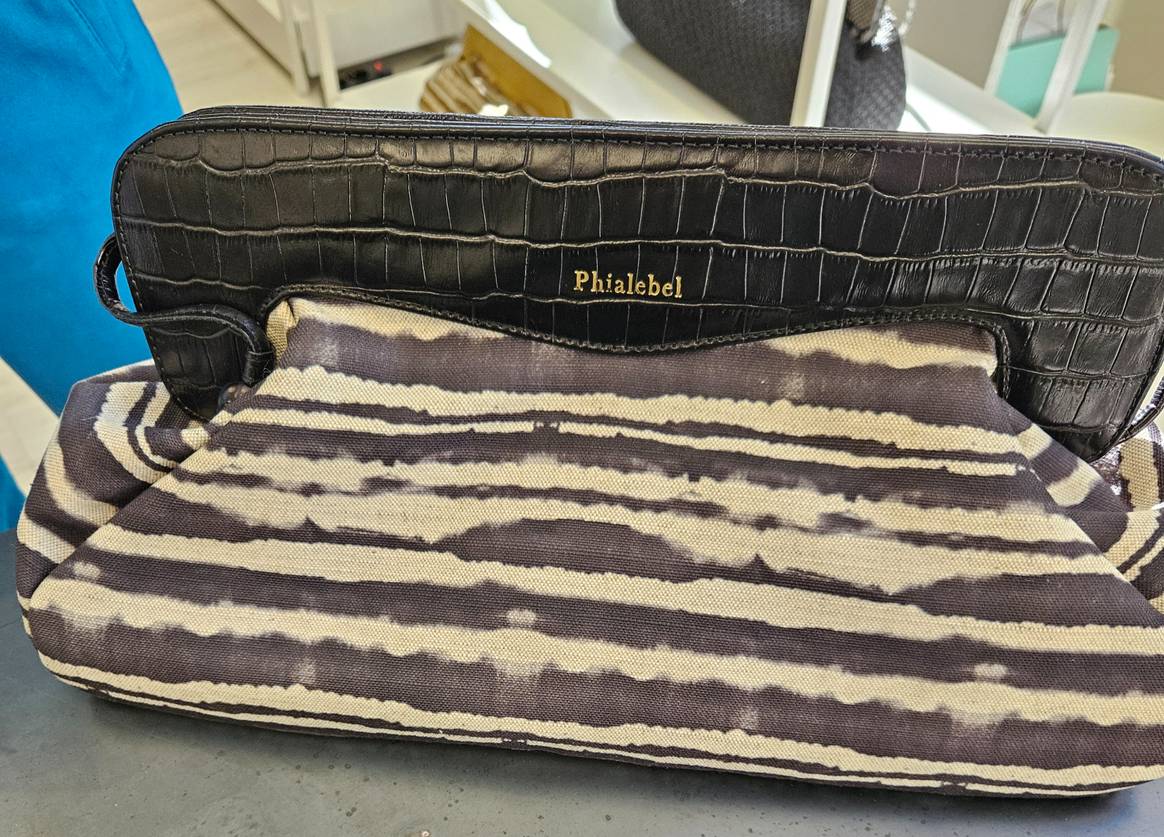 Los bolsos de Phialebel se distinguen por su cuidada artesanía