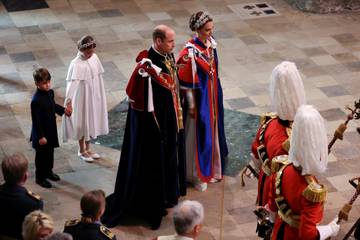 UK footfall drops -20.6 percent over Coronation weekend