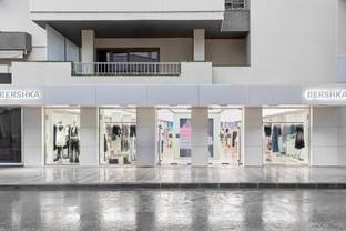  BERSHKA reinventa su flagship store en Ibiza: Un espacio radical y sensorial para la generación Z