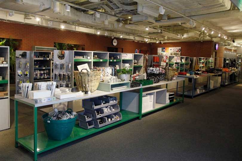 A Land eröffnet in Brooklyn