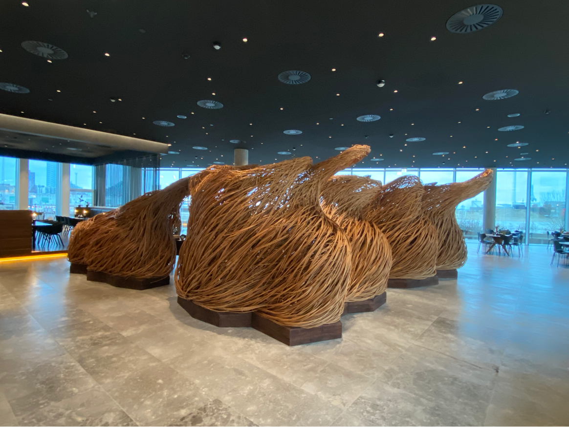 Kunstwerk im Kantinenbereich des Bestseller-HQs in Aarhus. Foto: FashionUnited