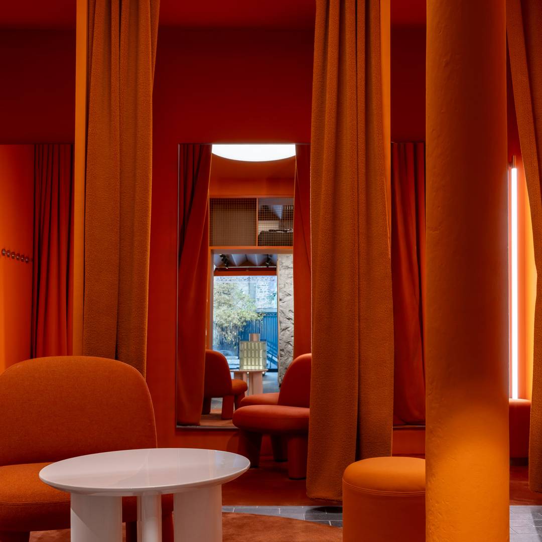 Camerini del nuovo flagship Napapijri a Parigi