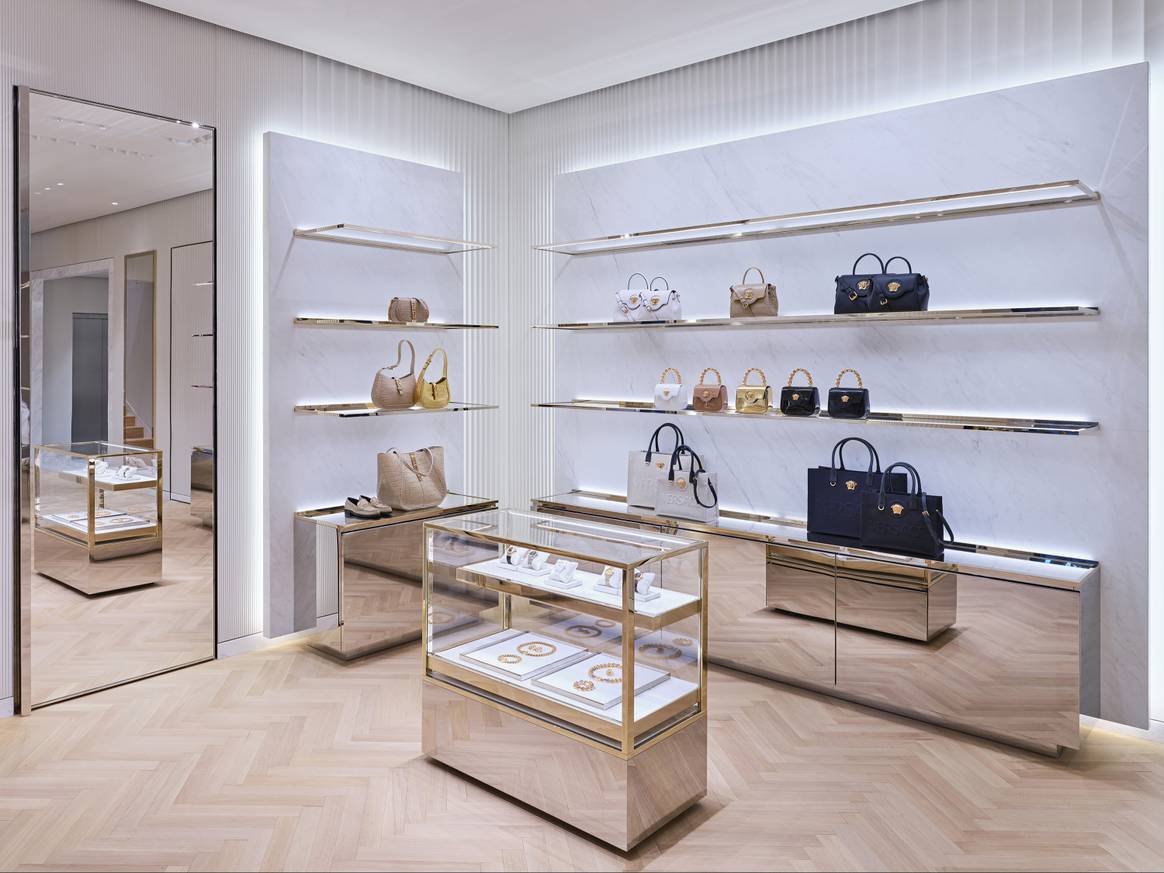 Accessoires im neuen Düsseldorfer Versace-Store