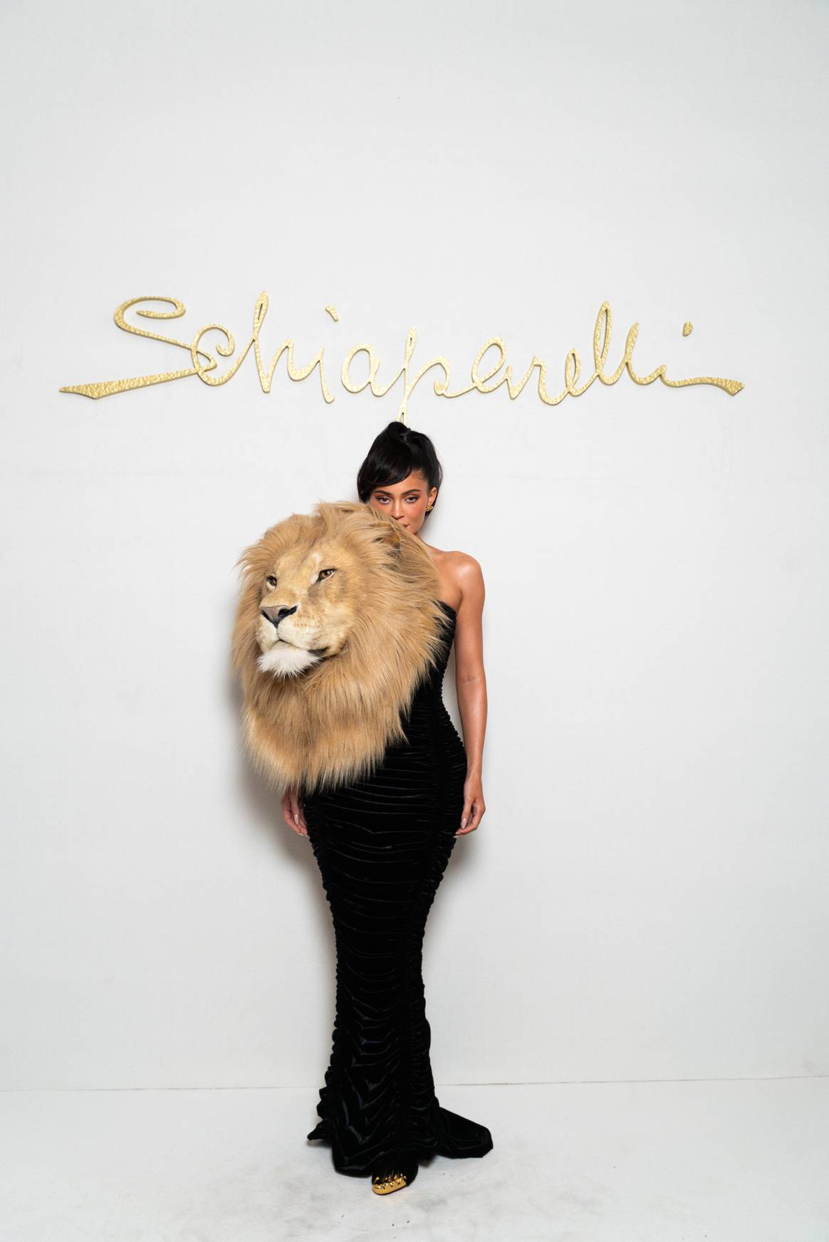 Photo Credits: Kylie Jenner a su llegada al desfile de Schiaparelli. Fotografía de cortesía.