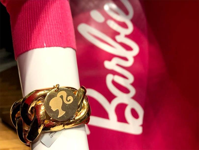 Daniel Espinosa presenta una colección dedicada a la muñeca Barbie