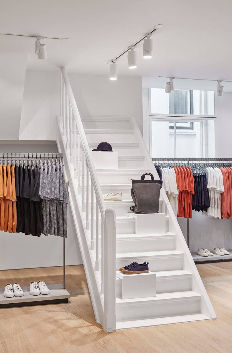 Cos opent winkel in Utrecht