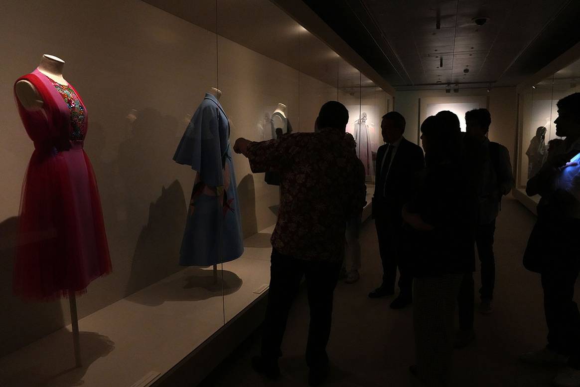 Créditos: Interior de la exposición “Josep Font. Belleza e inquietud”, en el Museo Cristóbal Balenciaga de Getaria. Fotografía de cortesía.