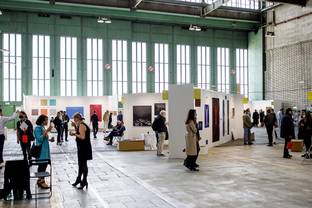 In Bildern: Berliner Designer stellen Mode bei ‘Fashion Positions’ am Tempelhof aus