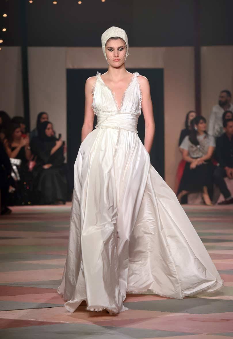 Dior presenta una colección "cápsula" en su primer desfile en Dubai