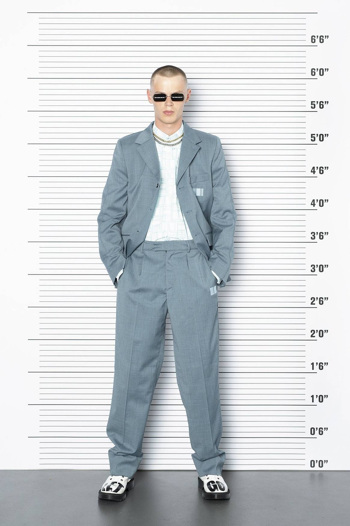 Sin logos, sin zapatillas y de aspiración genderless: Vetements lanza “Vtmnts”, su nueva firma de moda