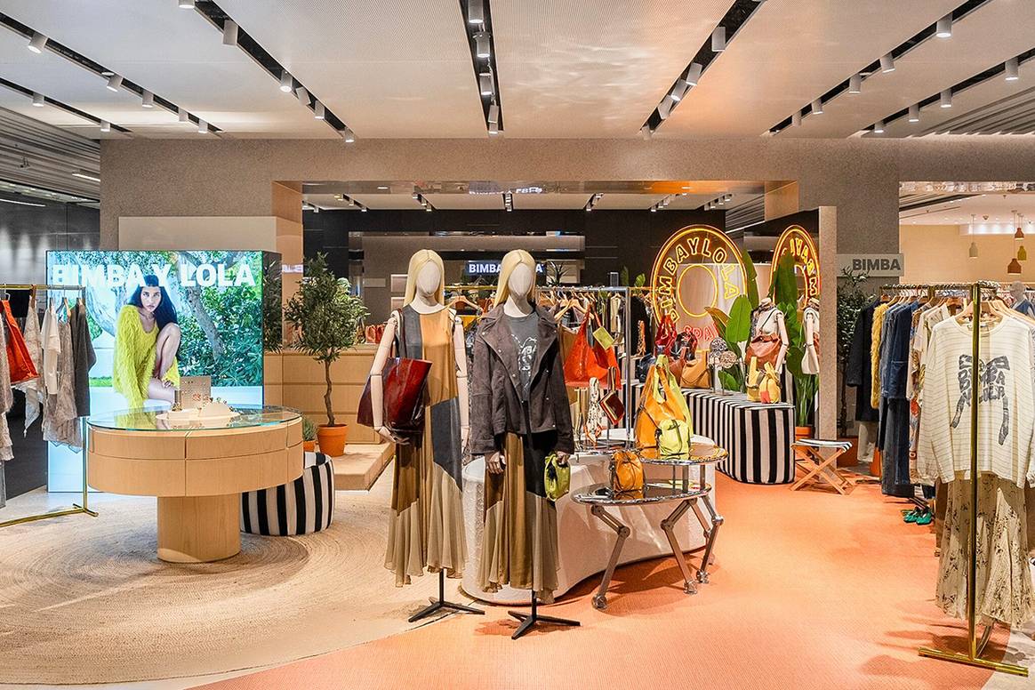Tienda de Bimba y Lola en el centro comercial Réel Mall de Shanghái (China).