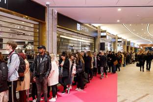 Deuren tweede Nederlandse vestiging Saks OFF 5TH geopend in Amsterdam