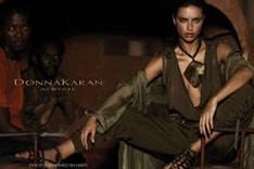 Polémica campaña de Donna Karan