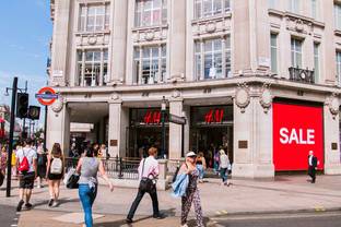 UK high street footfall drops as new 10pm curfew introduced
