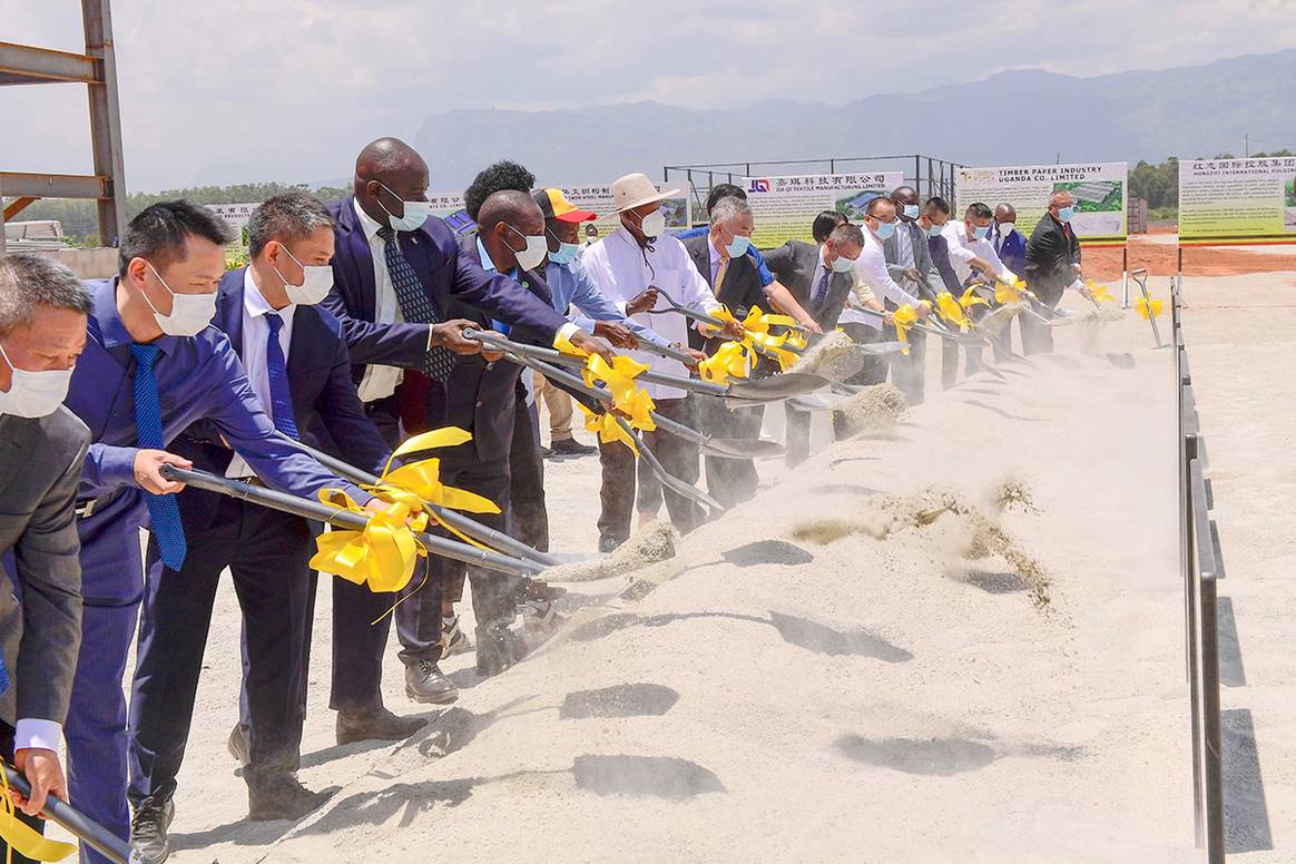 El presidente de Uganda, Yoweri Kaguta Museven, durante la ceremonia de inauguración de las fábricas de la nueva fase del Parque Industrial Sino Uganda-Mbale.