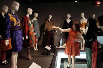 New York exhibition plots rise of global fashion