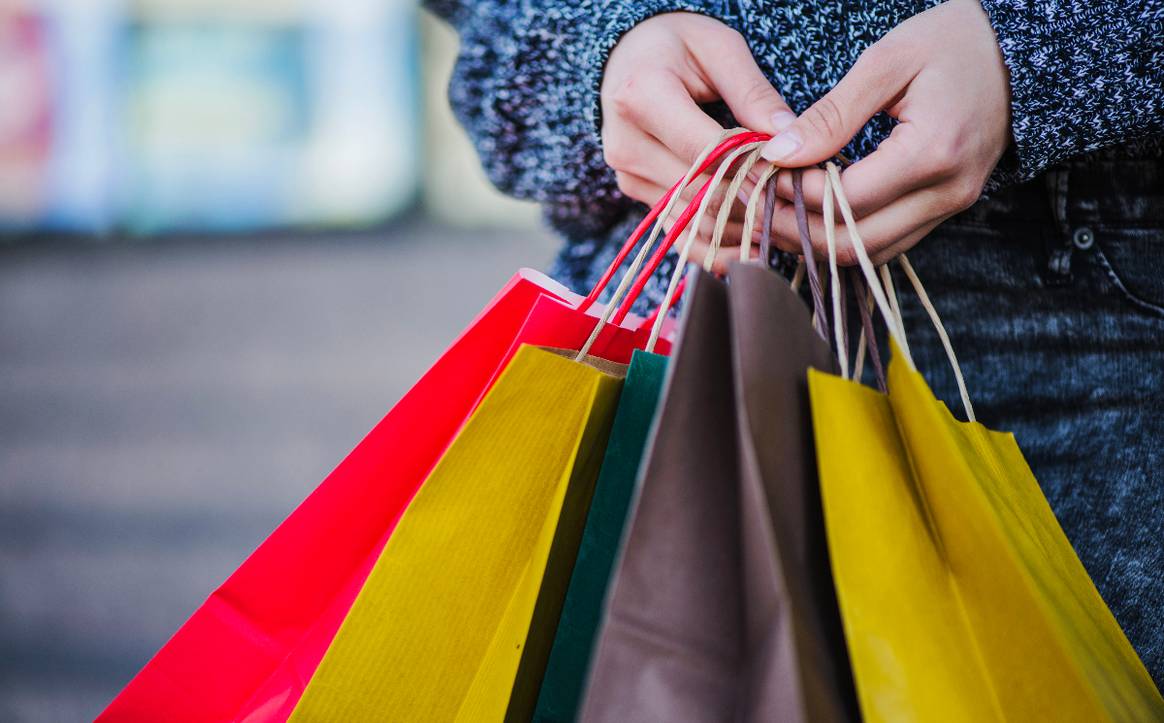 US consumers spending more in fashion in 2024