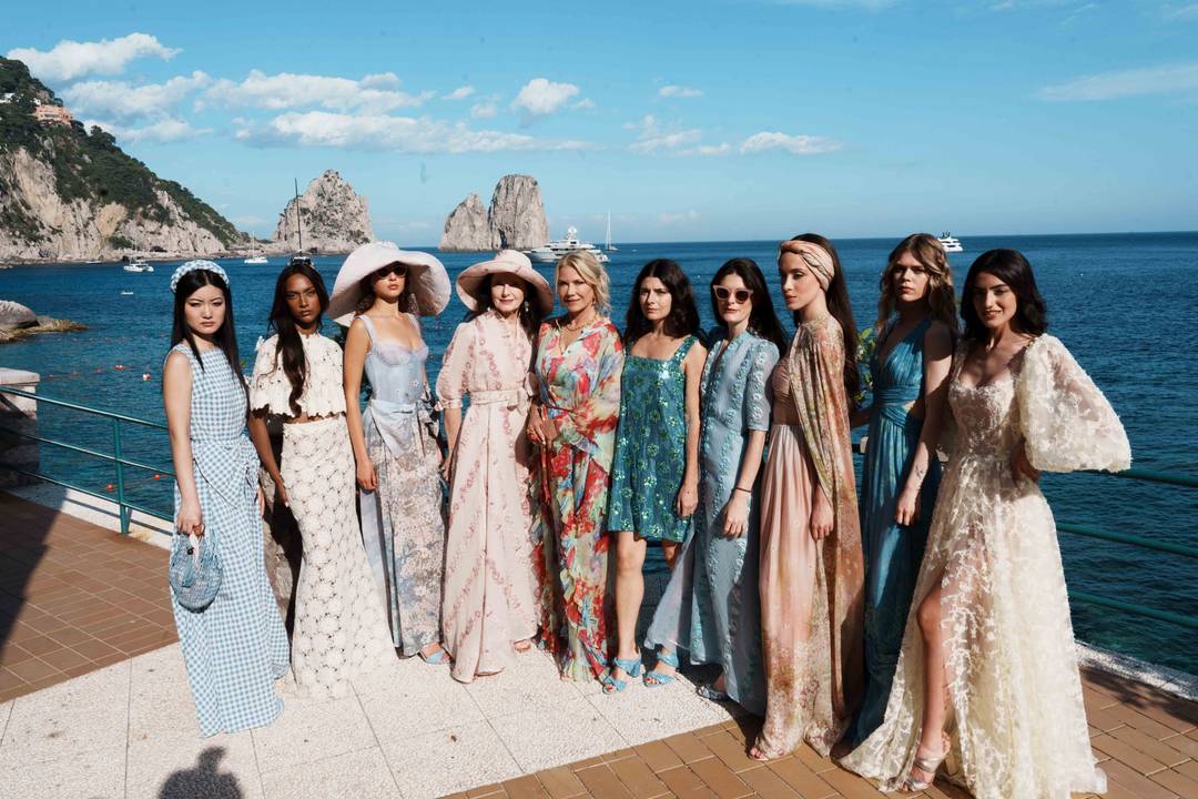 Lucilla e Luisa Beccaria con Katherine Kelly Lang con le modelle