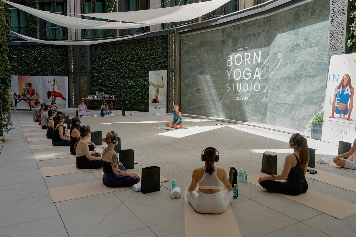 Born tiene los looks perfectos para celebrar el día mundial del yoga