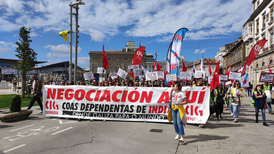 Manifestación de las y los trabajadores de tienda de las cadenas de Inditex en Galicia, el domingo 7 de abril de 2024 en La Coruña.