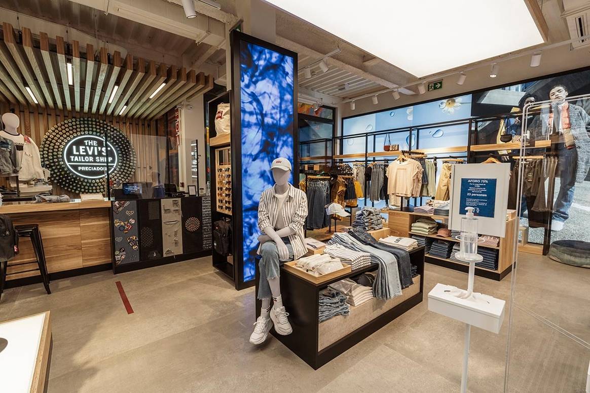 Levi’s celebra la apertura de su nueva flagship de Preciados con una colaboración con Misterpiro