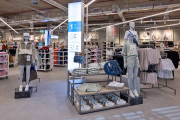 Arte presenta su “contrapropuesta”: salario mínimo de 17.000 euros para los trabajadores de las cadenas de moda