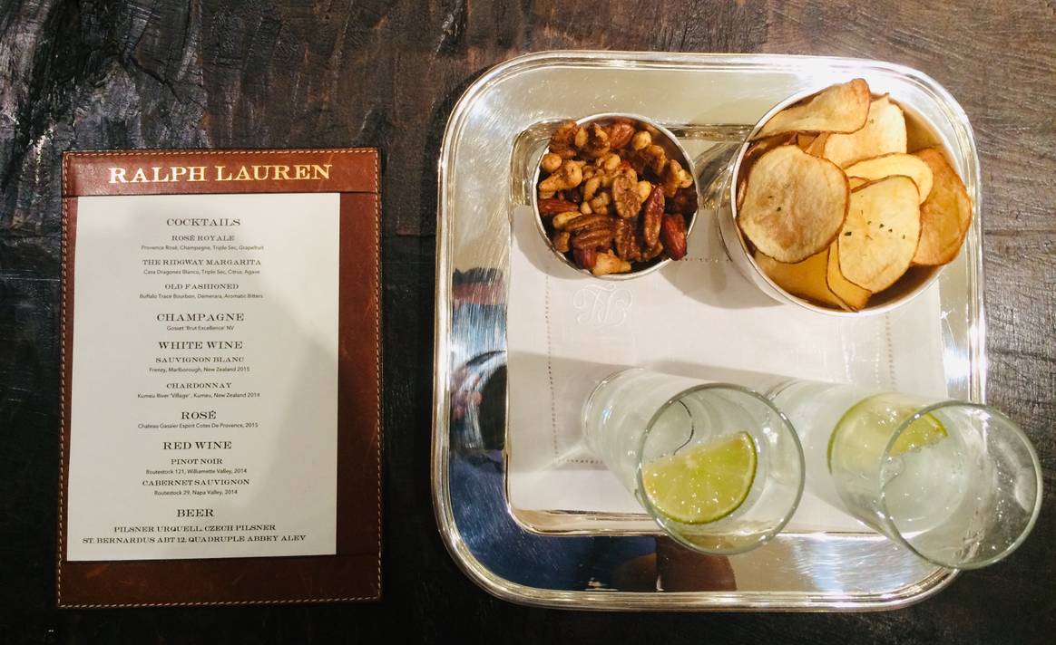 Complimentary Drinks & Bites Ralph Lauren. Beeld via Melvin
van Tholl.