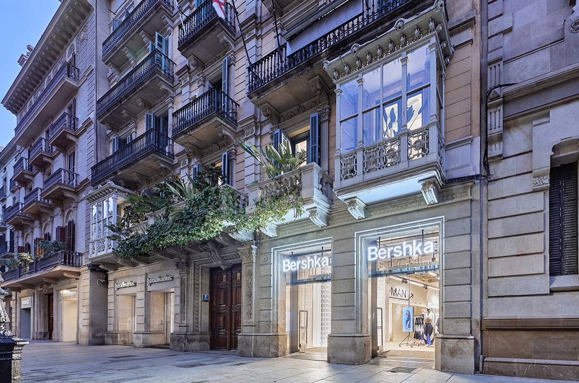 Photo Credits: Nueva tienda de Bershka en la Avinguda del Portal de l’Àngel de Barcelona. Fotografía de cortesía.