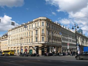 Stockmann продает "Невский центр"