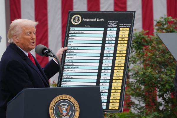 Appeals court reinstates Trump's tariffs after trade court moves to block