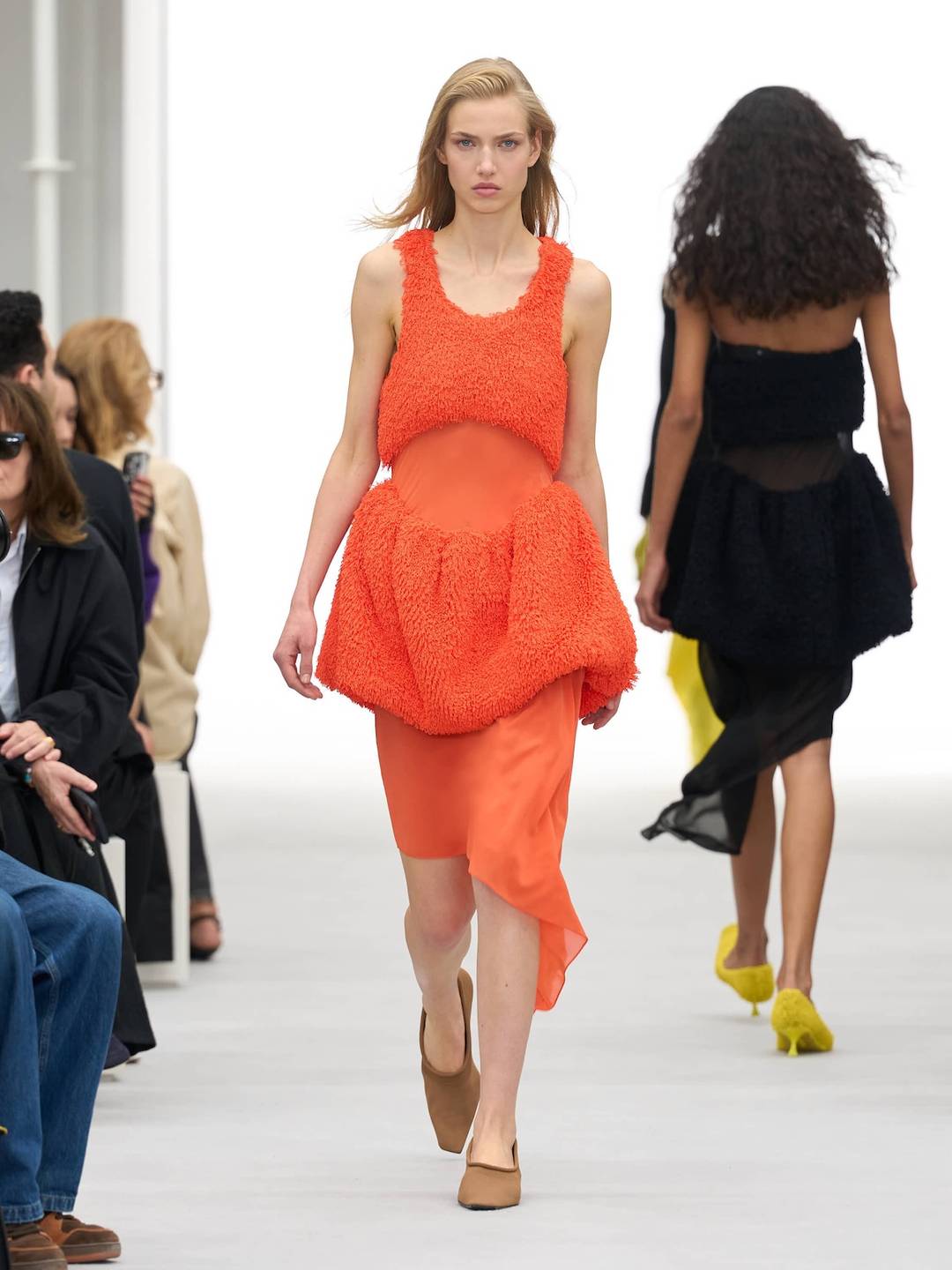Loewe, sfilata di presentazione delle collezioni donna e uomo per la Primavera/Estate 2027.
