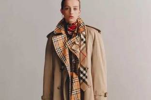 В 1-м квартале розничные продажи Burberry остались на прошлогоднем уровне