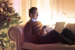 Online consumers to double this holiday shopping season