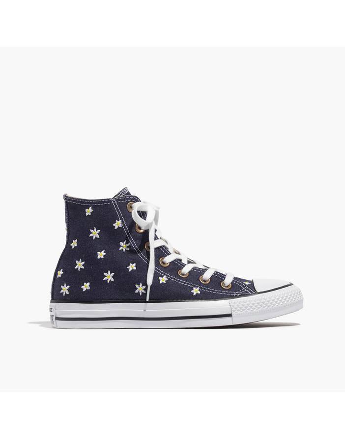 black daisy converse