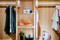 La moitié des vêtements de nos placards sont inutilisés, selon l'Ademe