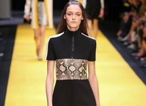 Carven: une femme pressée, aux accents rétros