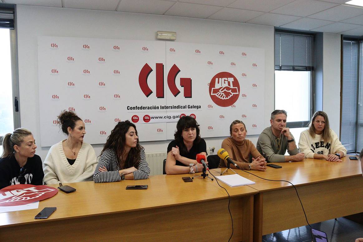 Photo Credits: Comparecencia ofrecida este jueves por los delegados de la CIG para informar del acuerdo alcanzado con Inditex y de la desconvocatoria de la huelga. CIG, página oficial.