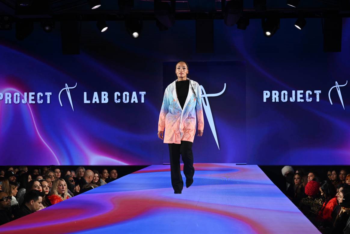 (Archivo) Presentación de la iniciativa “Project Lab Coat”.