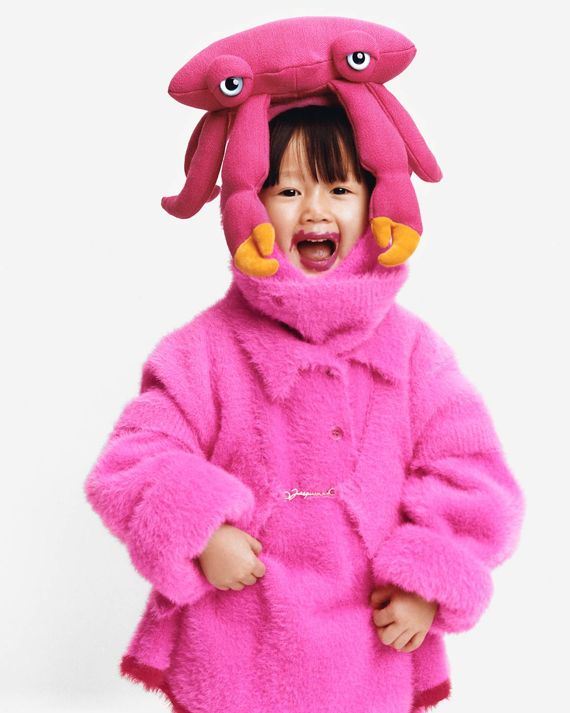 In beeld: Jacquemus duikt in kinderkleding met Pink Holiday Capsule